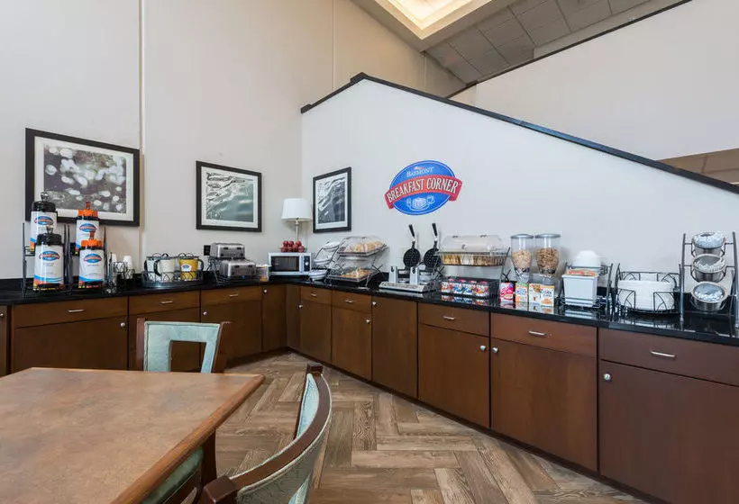 ホテル Baymont By Wyndham Bellevue