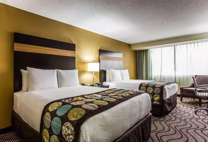 Clarion Hotel Airport & Conference Center