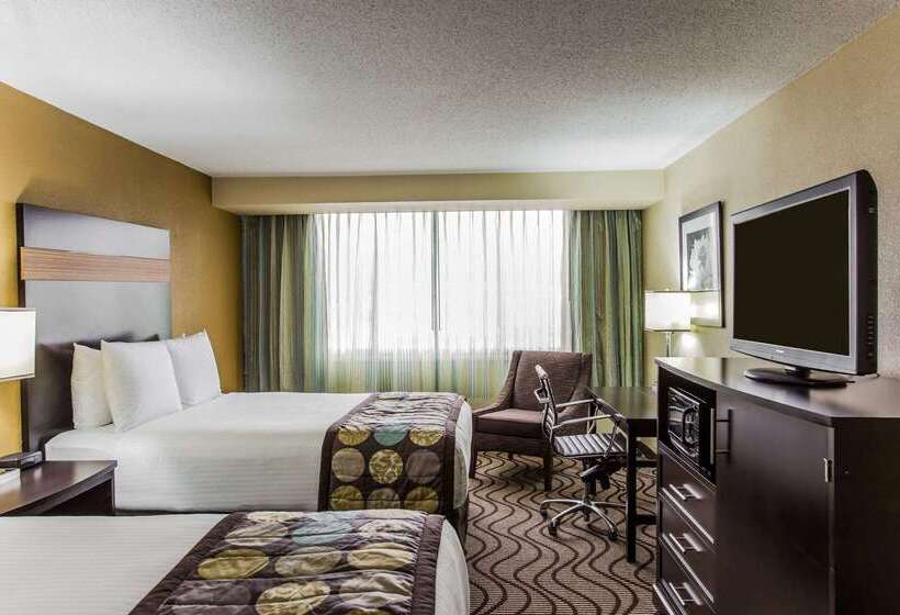 Clarion Hotel Airport & Conference Center