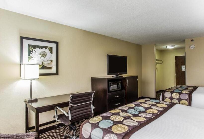 Clarion Hotel Airport & Conference Center