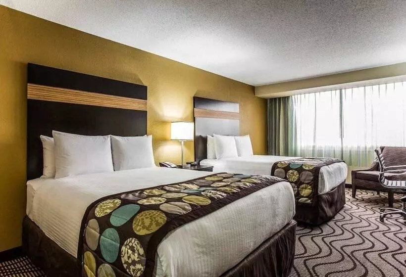 Clarion Hotel Airport & Conference Center