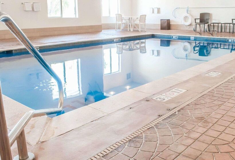 هتل Comfort Suites Farmington