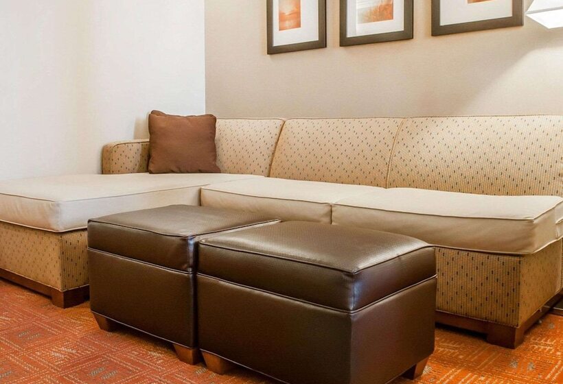 هتل Comfort Suites Farmington