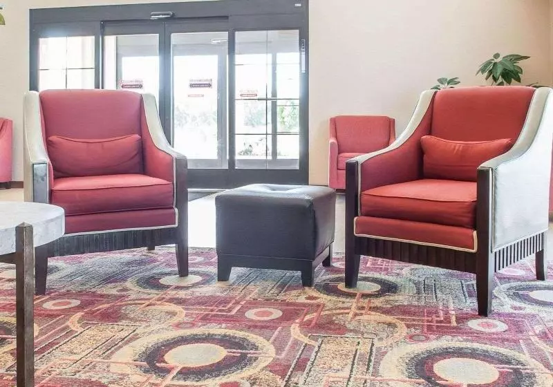 هتل Comfort Suites Farmington