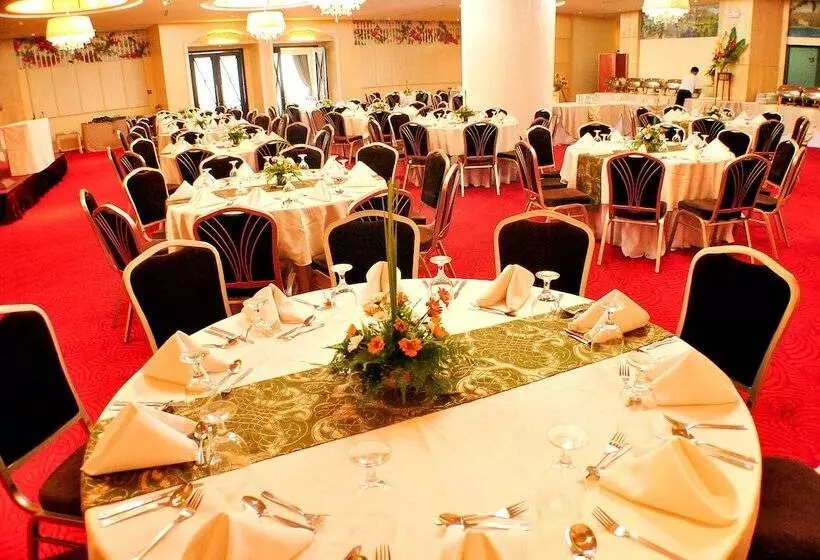 Отель Elizabeth Cebu