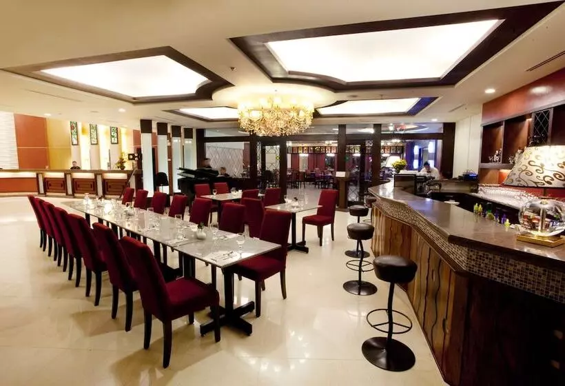 Отель Elizabeth Cebu