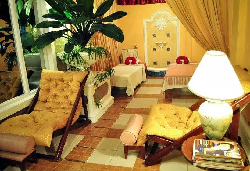 Отель Elizabeth Cebu