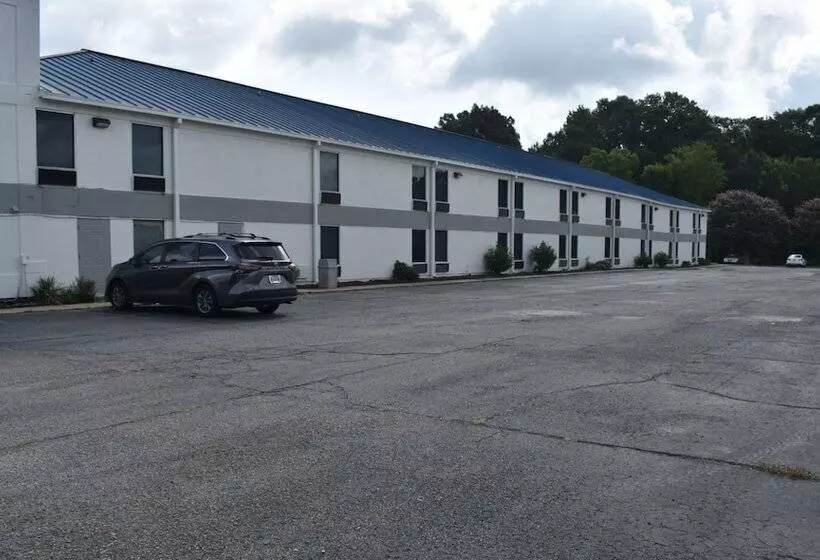 Отель Executive Inn And Suites Baker