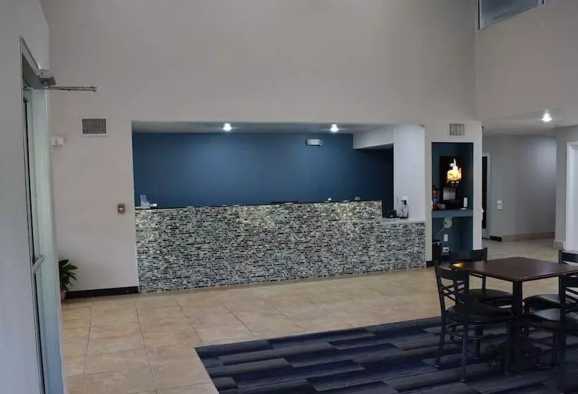 Отель Executive Inn And Suites Baker