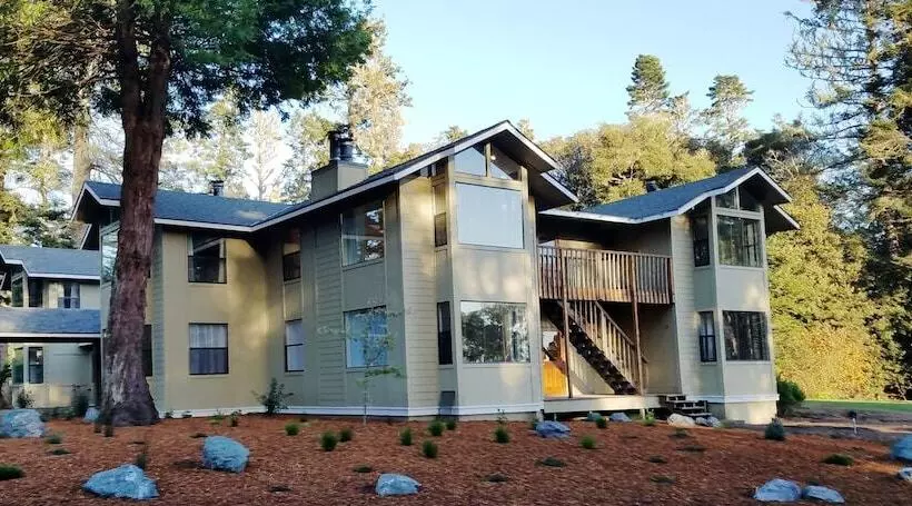 ホテル Scp Mendocino Inn And Farm