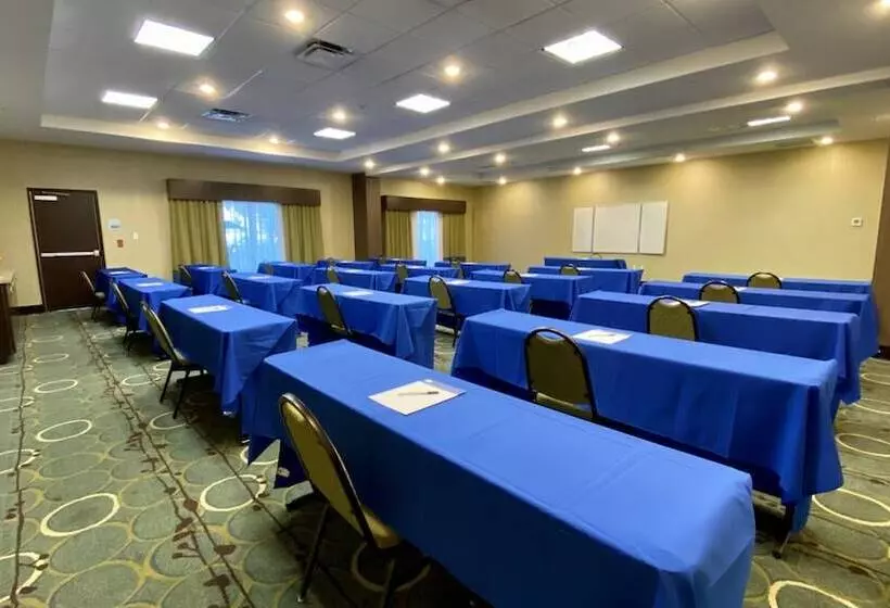 Holiday Inn Express Hotel & Suites Orlando East Ucf Area, An Ihg