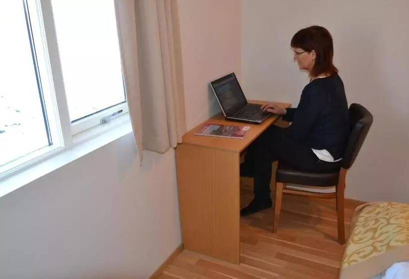 هتل Lambastadir Guesthouse