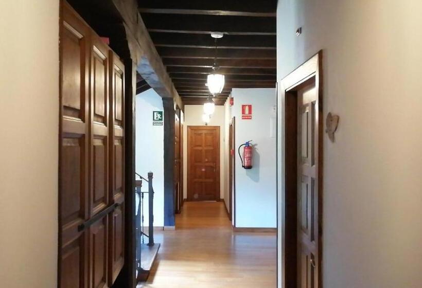 فندق Posada El Jardin De Angela