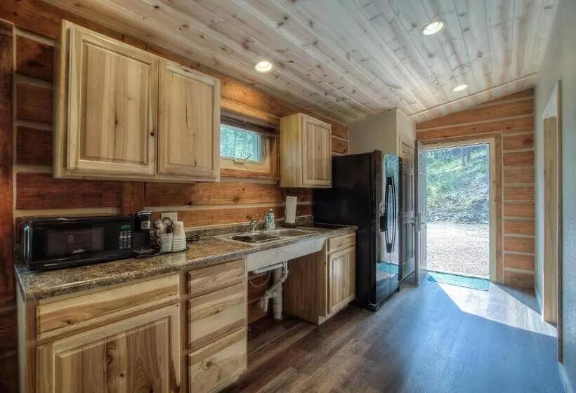 Отель Powder House Lodge