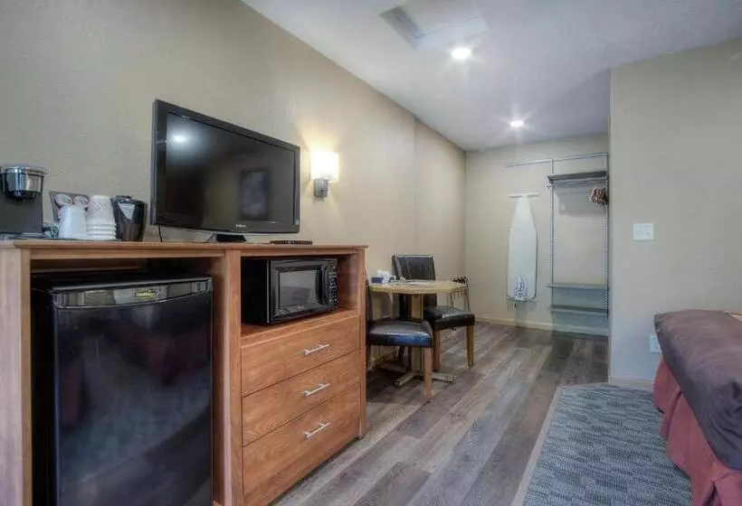 Отель Powder House Lodge