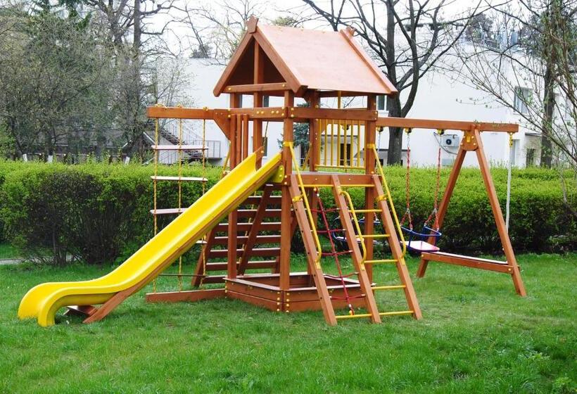 هتل Pushcha Congress