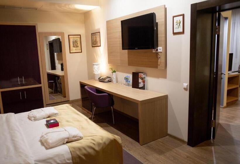 هتل Pushcha Congress