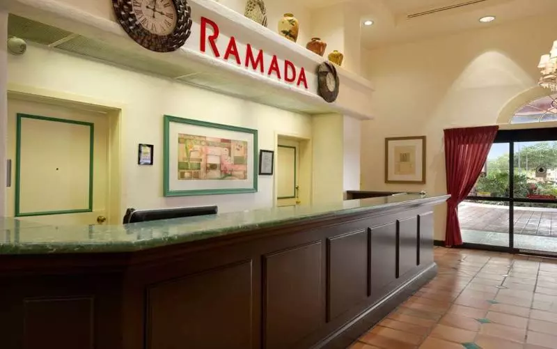 호텔 Ramada By Wyndham Kissimmee Downtown