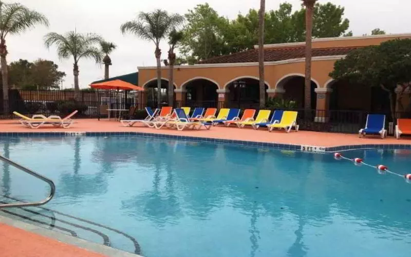 호텔 Ramada By Wyndham Kissimmee Downtown