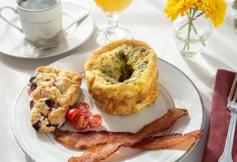 Отель Captain Nickels Inn