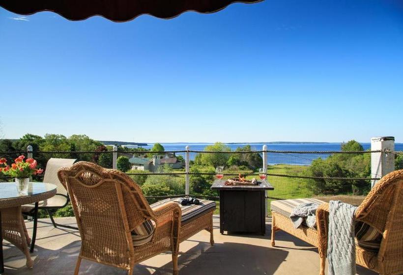 Отель Captain Nickels Inn