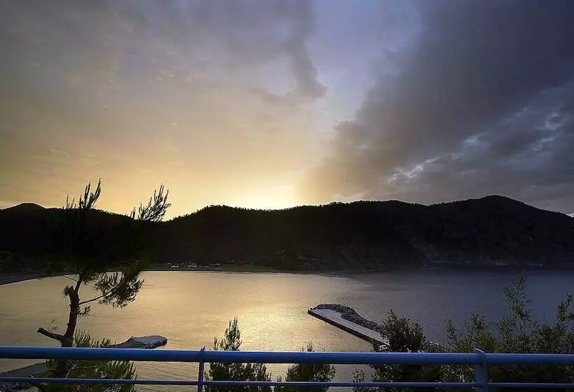 فندق Xenia Residence & Suites