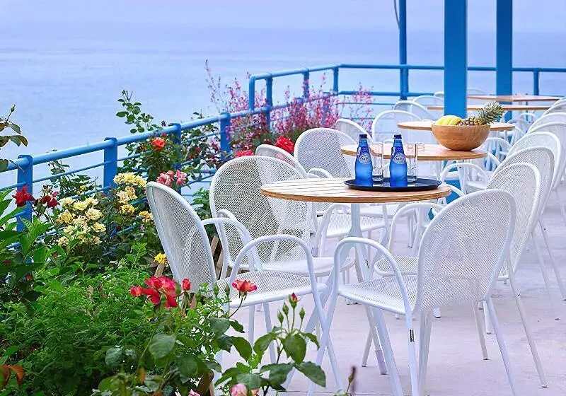 فندق Xenia Residence & Suites