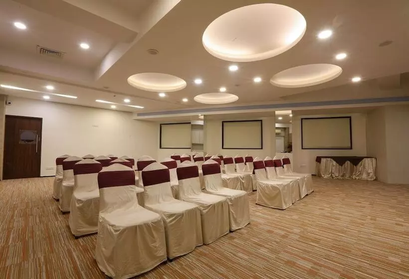 هتل Ira By Orchid, Nashik