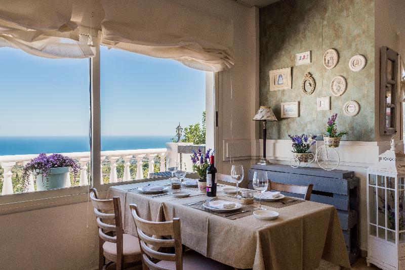 Macdonald La Ermita Resort