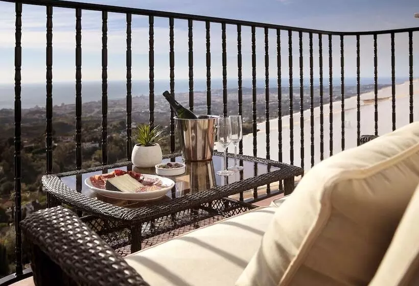 Macdonald La Ermita Resort