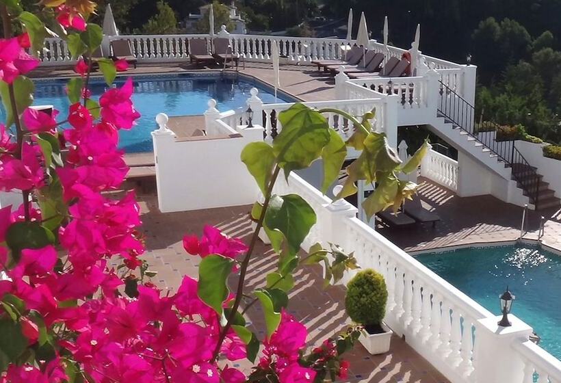 Macdonald La Ermita Resort