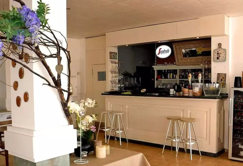 Macdonald La Ermita Resort