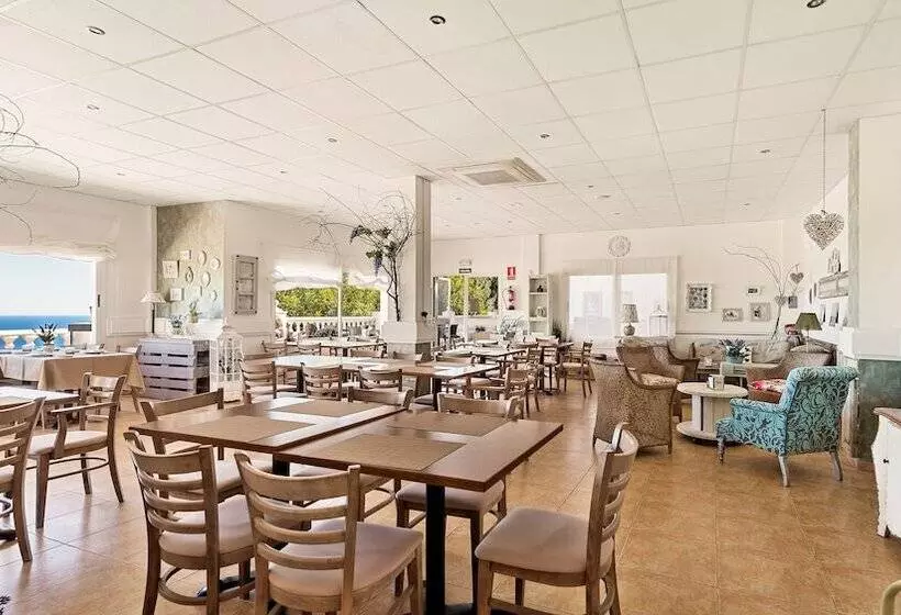 Macdonald La Ermita Resort