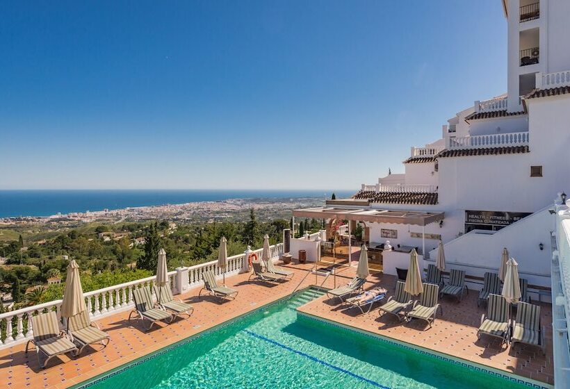 Macdonald La Ermita Resort