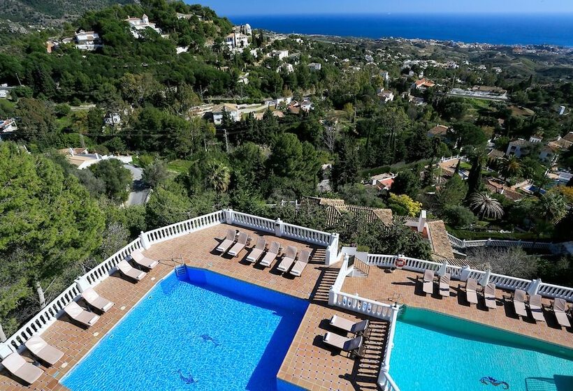 Macdonald La Ermita Resort