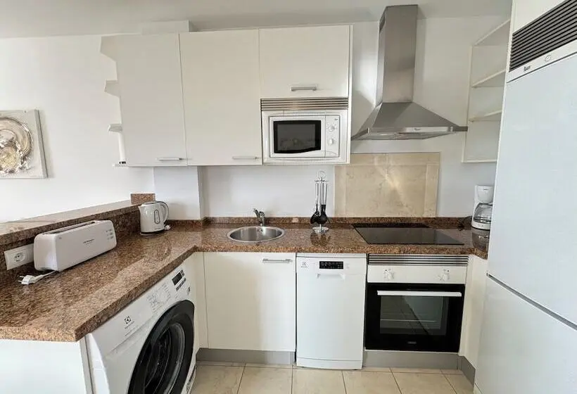 Macdonald La Ermita Resort