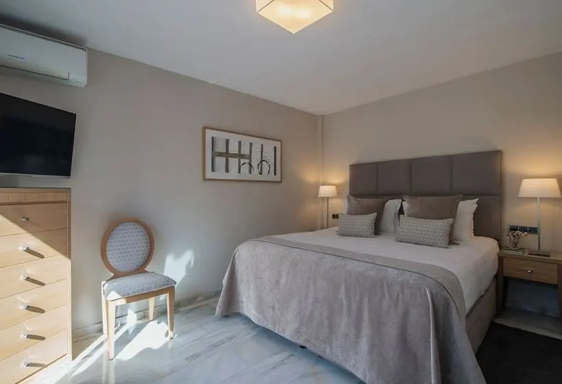 Macdonald La Ermita Resort