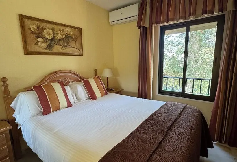 Macdonald La Ermita Resort