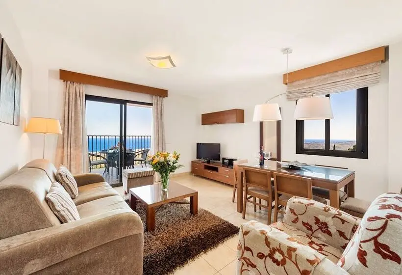 Macdonald La Ermita Resort