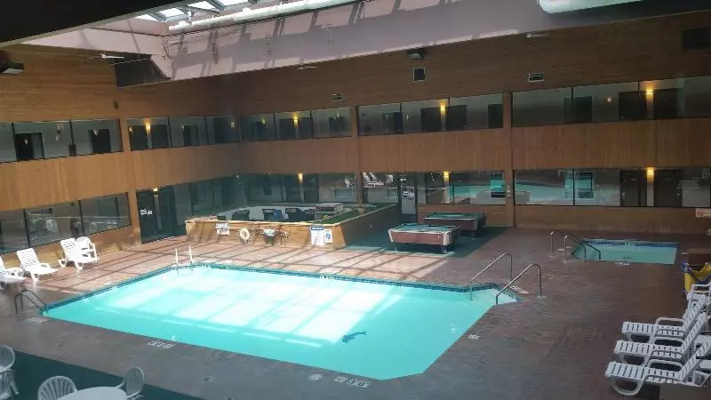 Мотель Woodfield Inn And Suites