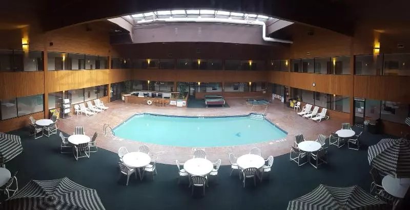 Мотель Woodfield Inn And Suites