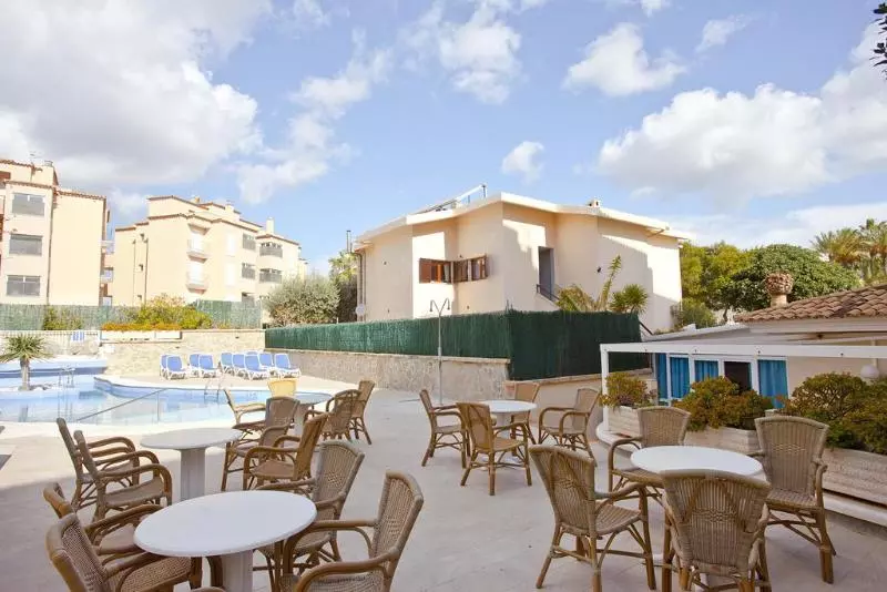 Sol y Mar Apartments