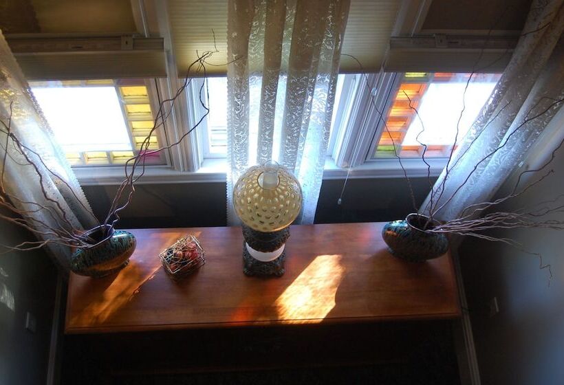 تختخواب و صبحانه Ash Street Inn