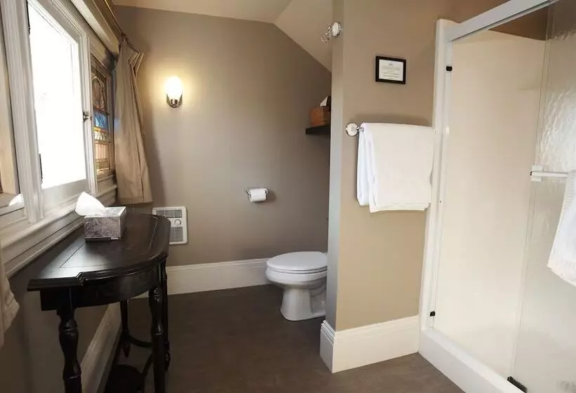 צימר Ash Street Inn