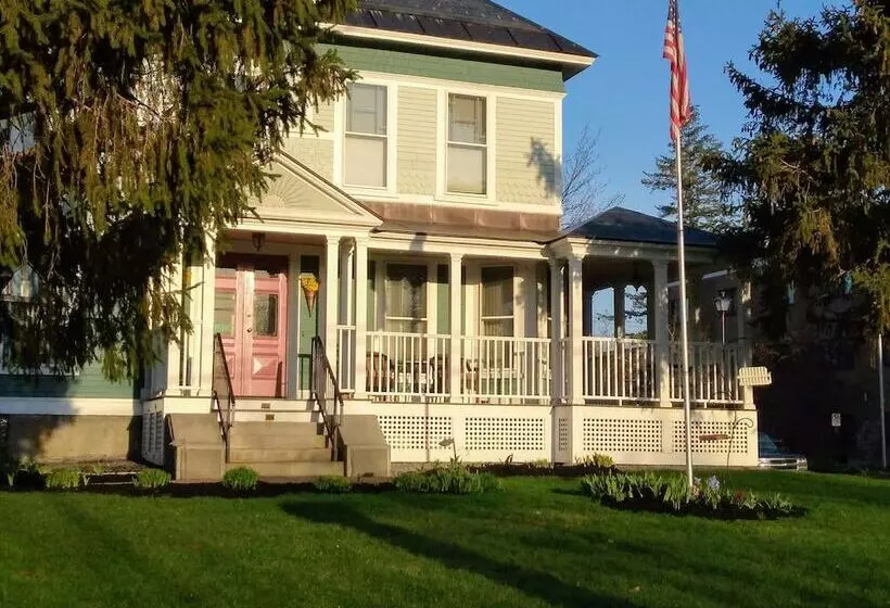 צימר Ash Street Inn