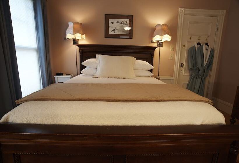 تختخواب و صبحانه Ash Street Inn