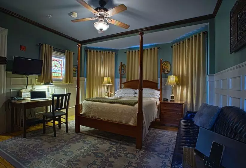 צימר Ash Street Inn