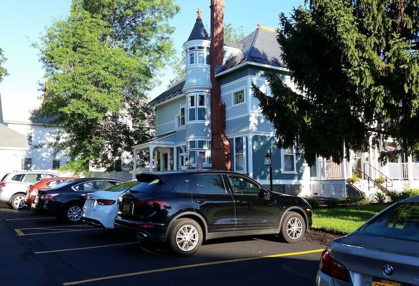 تختخواب و صبحانه Ash Street Inn