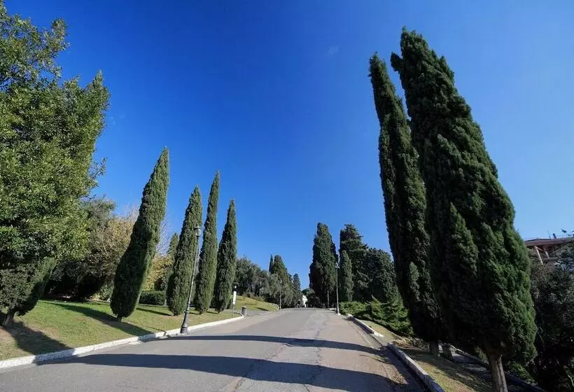 Colosseo Gardens   My Extra Home