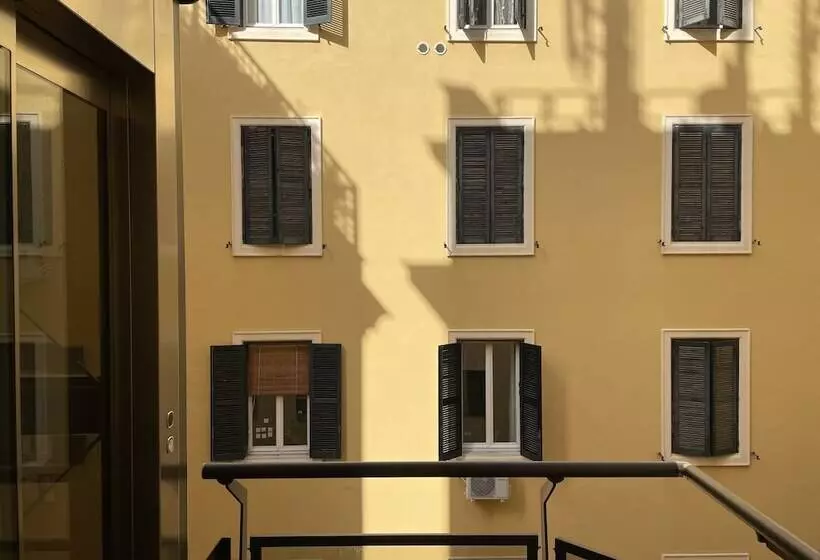 Colosseo Gardens   My Extra Home